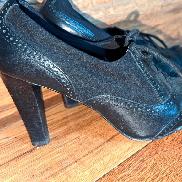 ELLEN TRACY black shoes - Picture 2 of 3